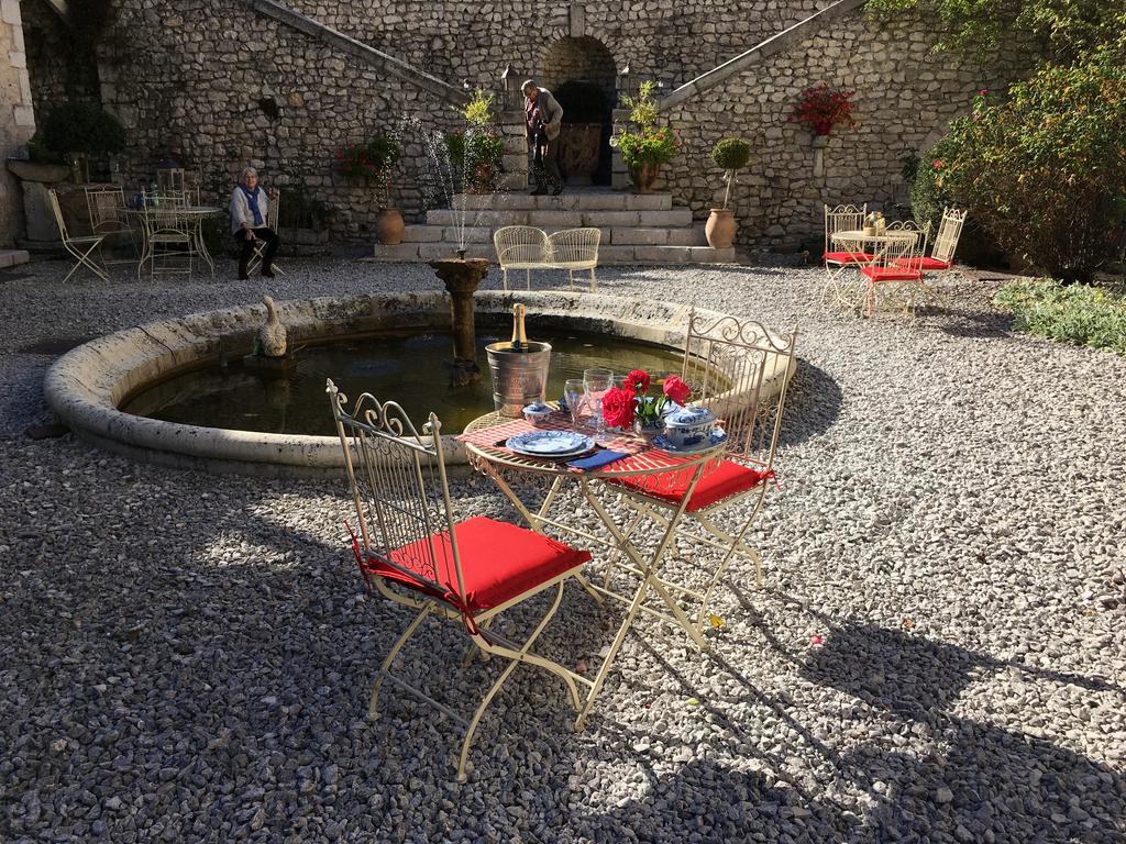 לינה וארוחת בוקר פרובן Demeure Des Vieux Bains מראה חיצוני תמונה